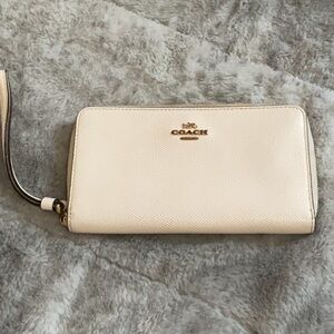 Coach Women’s Long Zip Around White Leather Wallet